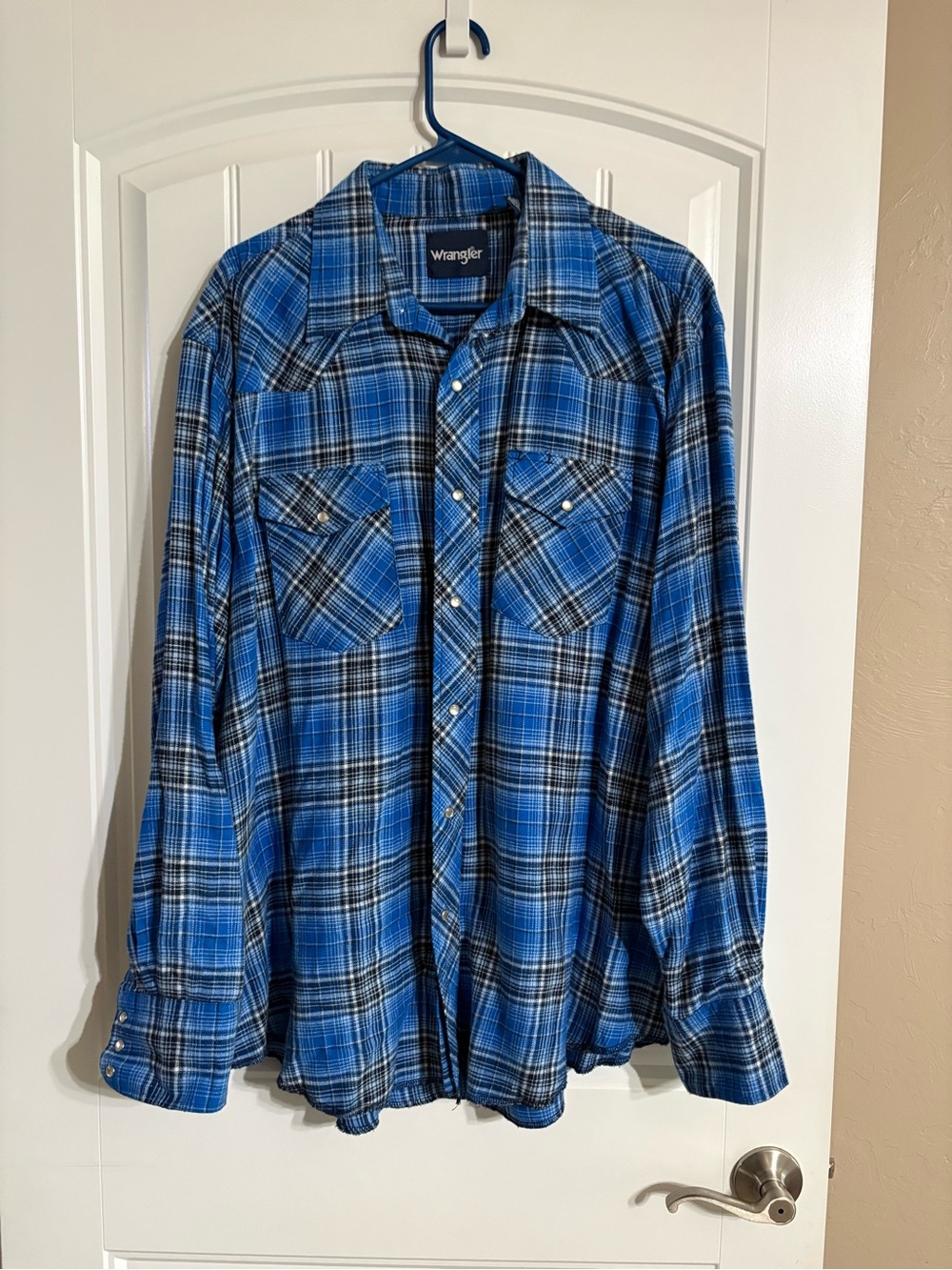 Wrangler Blue and Black Plaid Button-Up Western Shirt